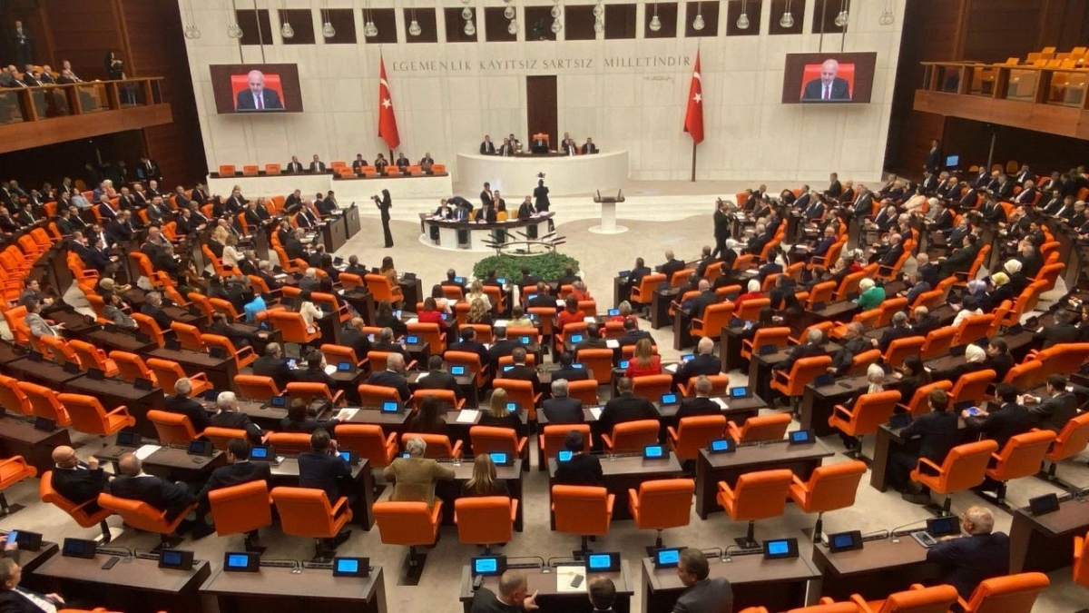 AK Parti’nin TBMM’deki milletvekili sayısı 275 oldu