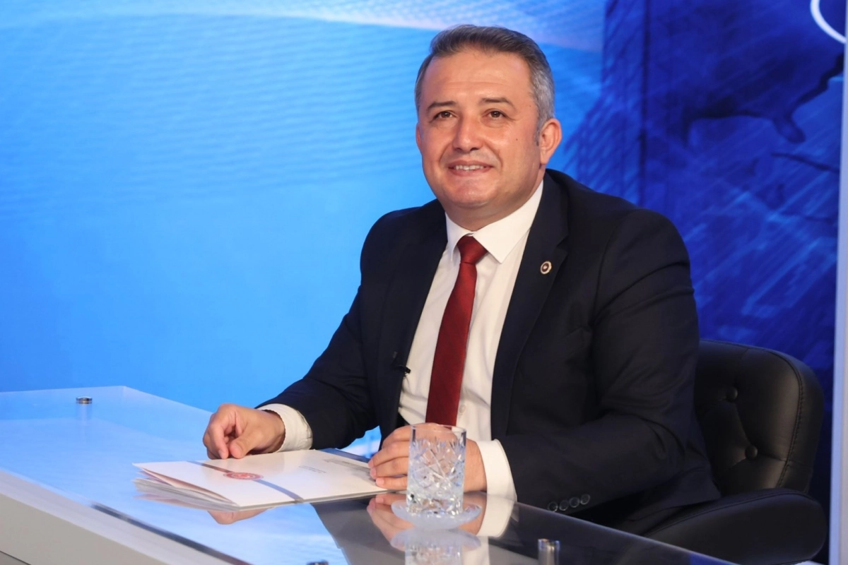 Bağımsız Milletvekili İsa Mesih Şahin yeniden AK Parti'ye katıldı