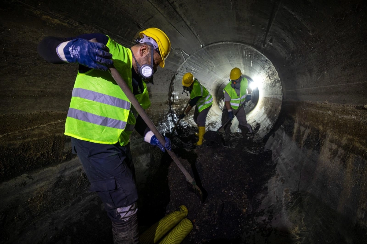 Yeraltı temizliği İzmir Körfezi'ne nefes oluyor