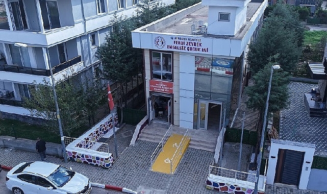 Menderes’in Engelsiz Evi Engelli Bireylere Destek Oluyor