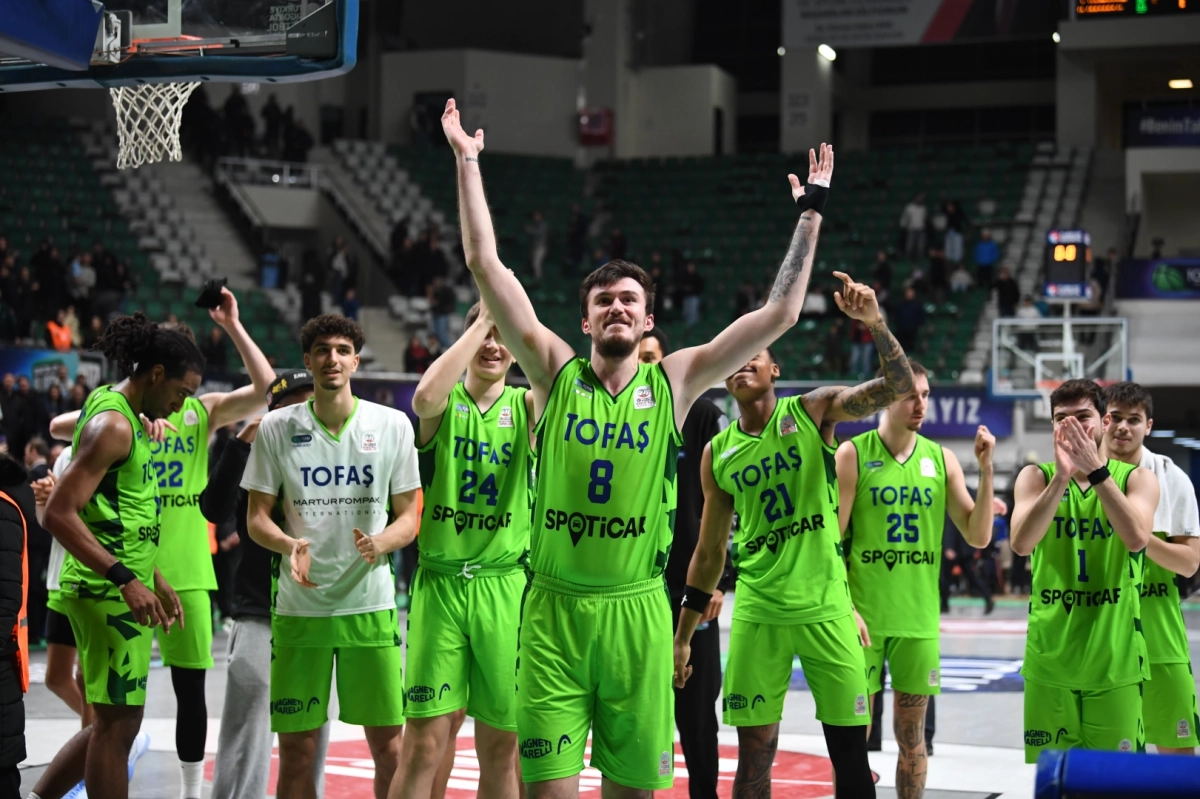 Tofaş Başakşehir'i farklı mağlup etti