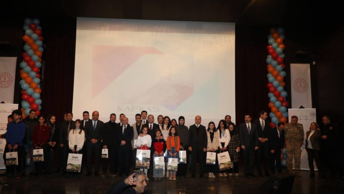 Kars’ta KAFKAS projesi kapsamında çok kitap okuyanlar ödüllendirildi