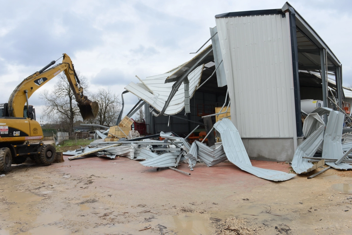 Bursa Nilüfer Belediyesi'nden kaçak yapılara yıkım