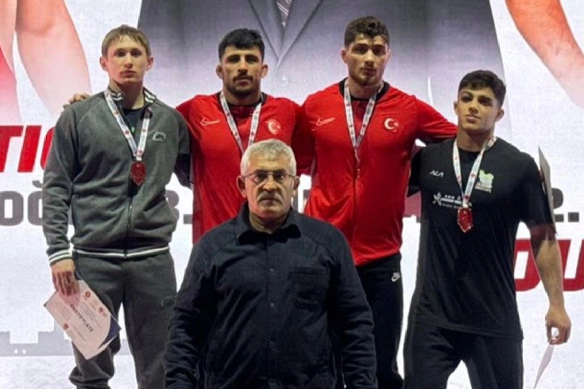 Sakaryalı sporcu Abdülsamet Antalya’da podyuma çıktı