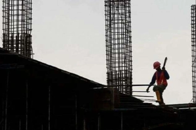 İnşaat üretimi yıllık artarken, aylık bazda sınırlı düşüş kaydetti