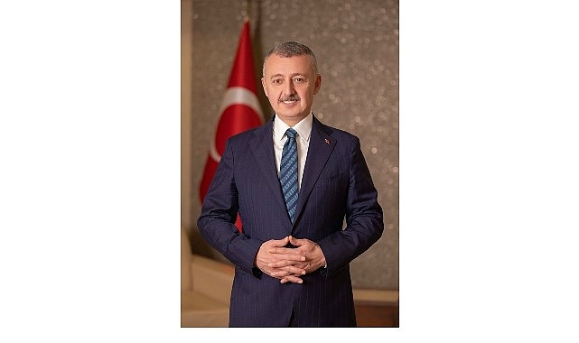 Büyükakın, öğretmen ve  öğrencileri tebrik etti