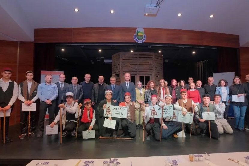 Bursa İnegöl’de genç meddahlar sahne aldı