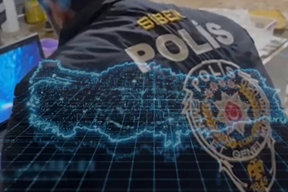 Siber suçlara 16 ilde 126 gözaltı!