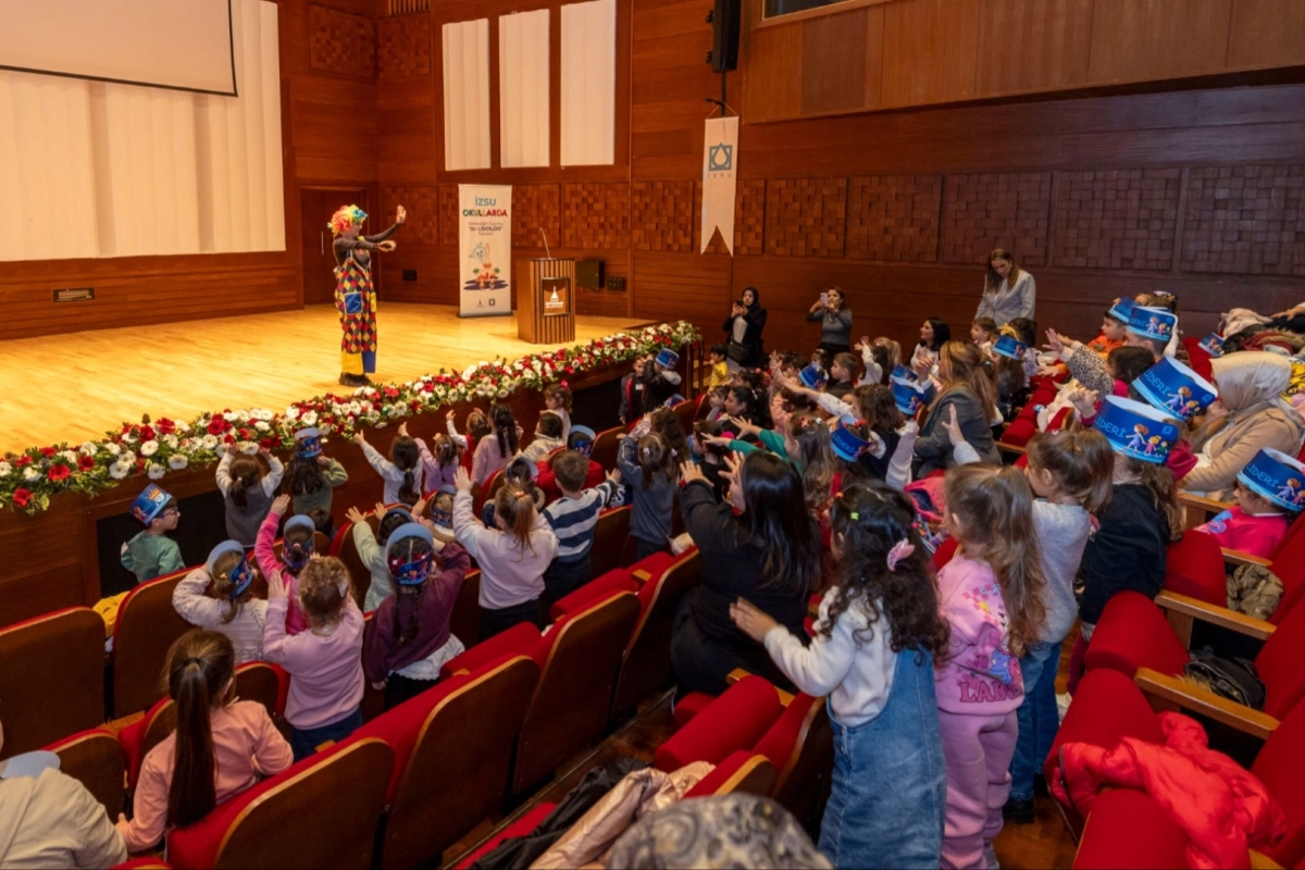 İZSU, yeni yıla miniklerle 'Merhaba' dedi