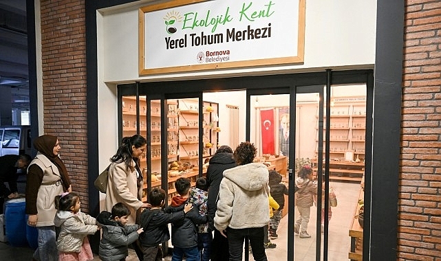 Bornova’da minik eller toprağa dokunuş   