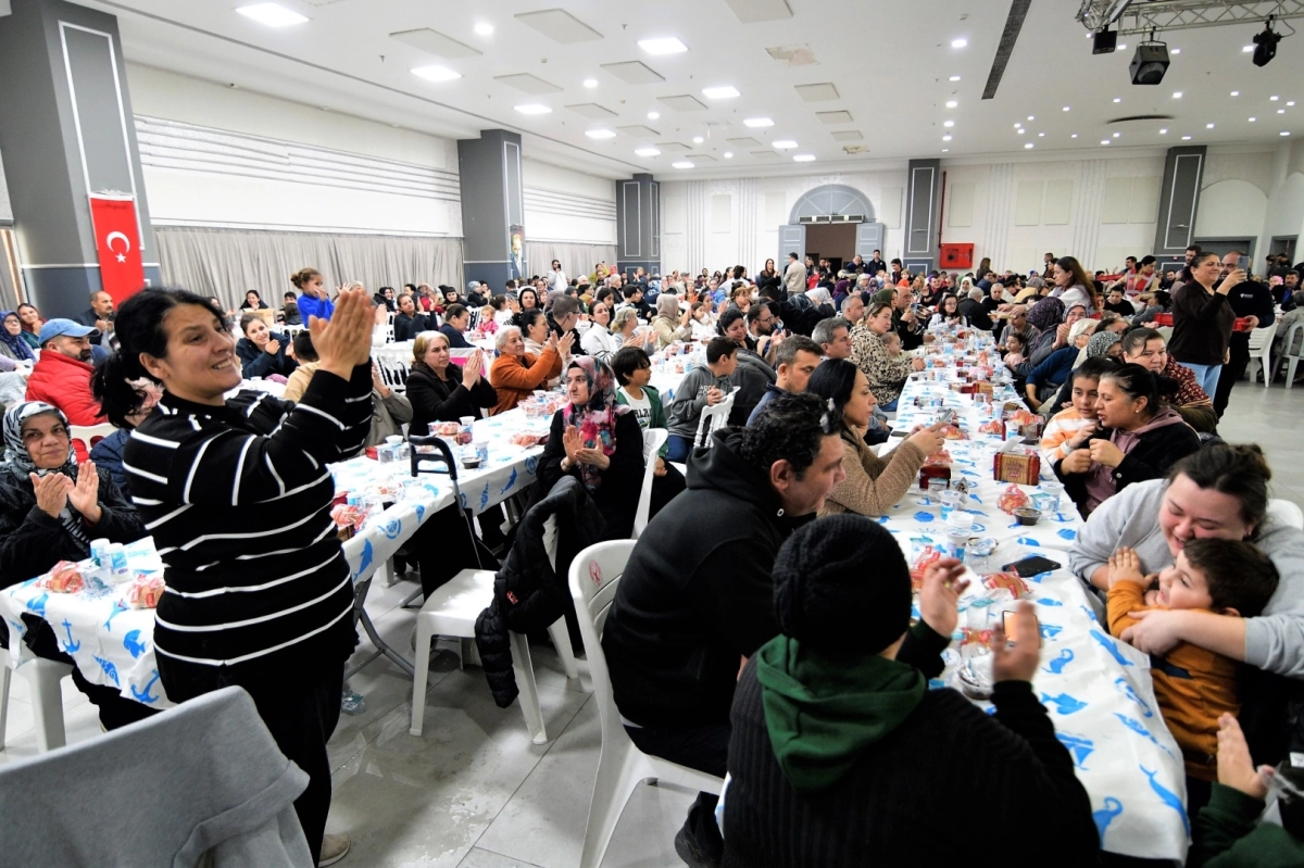 Başkan Eşki, Bornovalılarla yılbaşı yemeğinde buluştu