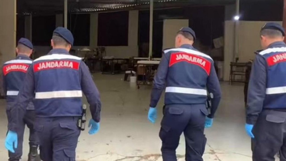 17 ilde sahte alkol imalathaneleri deşifre edildi