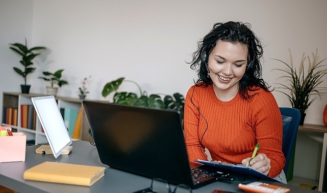 Dil Öğreniminde Yapay Zekâ Kullanımı: Türk Öğretmenler İçin Temel Sorular