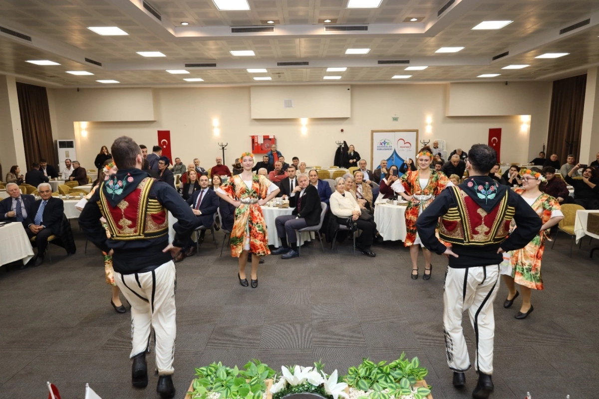 Kocaeli İzmit’te Dünya Türk Dili Ailesi Günü  anlamlı bir programla kutlandı