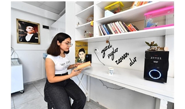 İzmir Büyükşehir öğrencinin yanında 