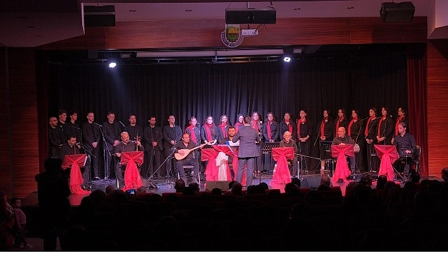 İnegöl Belediyesi THM Gençlik Korosu’ndan Kulakların Pasını Silen Konser