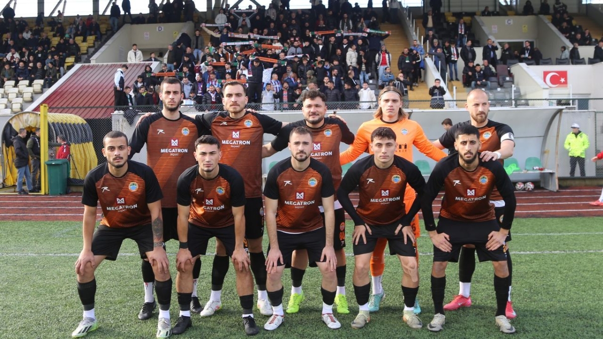 Murgul Belediyespor 3 puanı 3 golle aldı