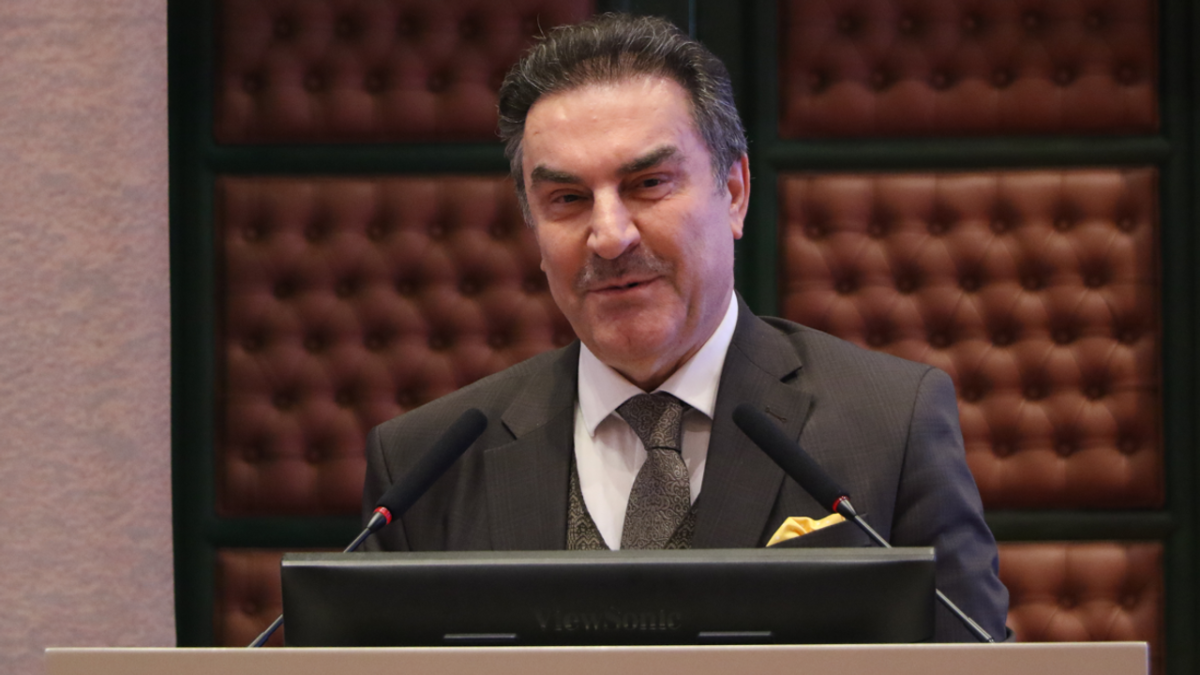 Prof. Dr. Zakir Avşar: 