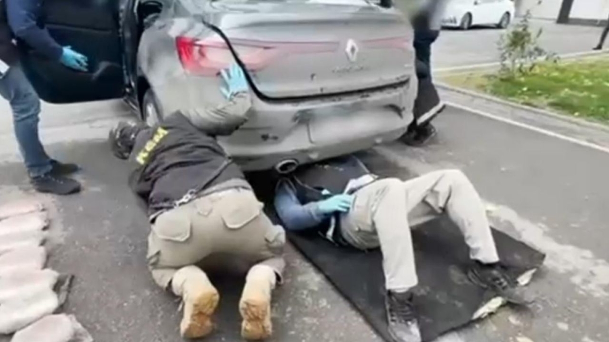 Otomobilin koltuklarına gizlenmiş 56 kilo uyuşturucu ele geçirildi