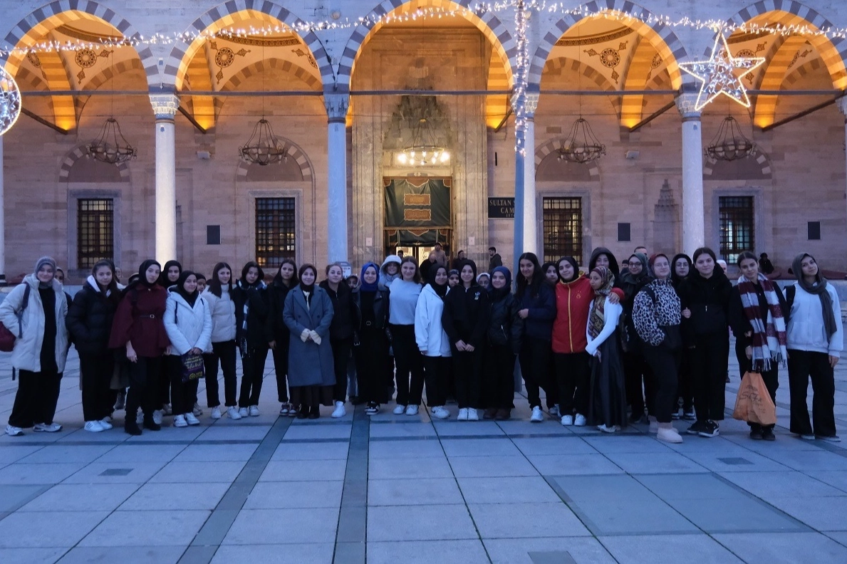 Karatay’da öğrenciler sabah namazı programında buluşuyor