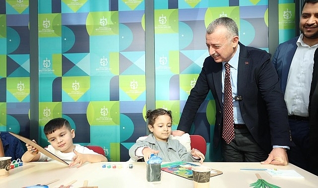 Büyükakın: Kütüphanelerde gençlerimizi geleceğe hazırlıyoruz