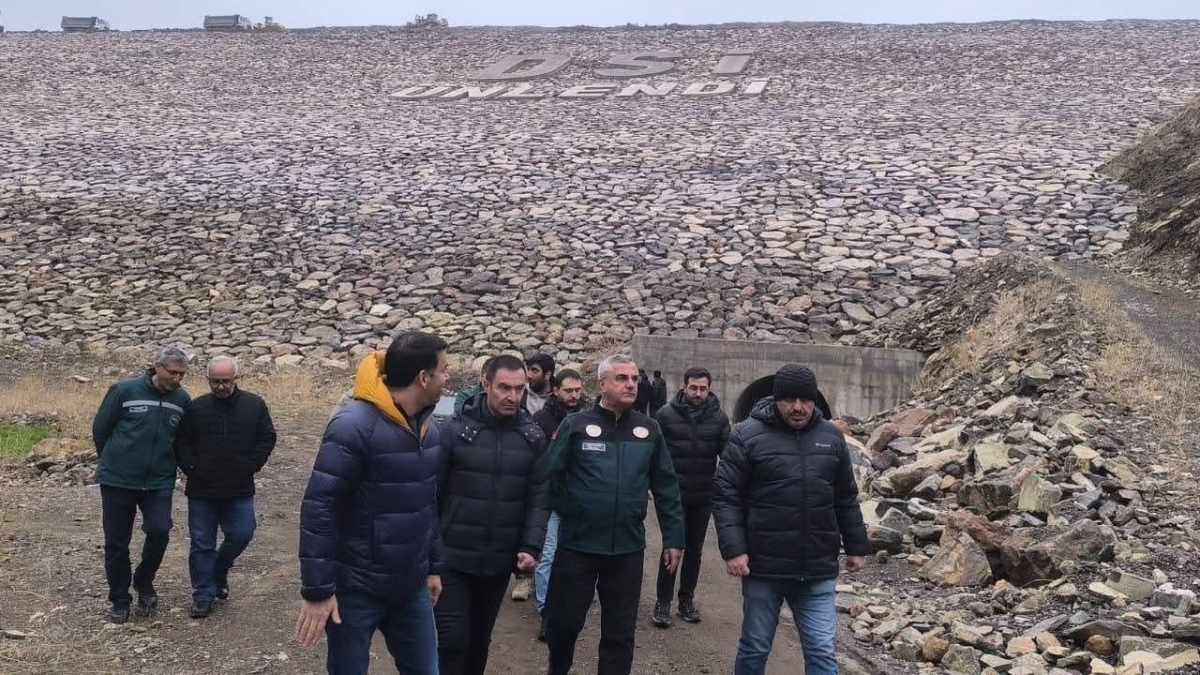 DSİ 24. Bölge Müdürü Serdar Kotan, Iğdır Ünlendi Barajı ve Tuzluca Barajı inşaatında incelemelerde bulundu