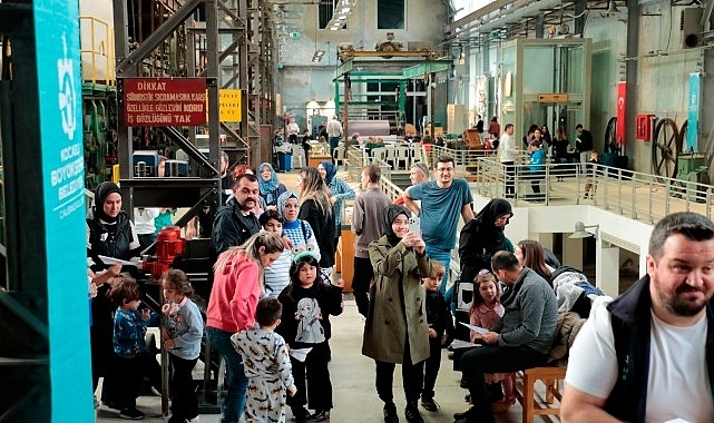 Kâğıt uçaklar geleceğin hayalleri için havalandı