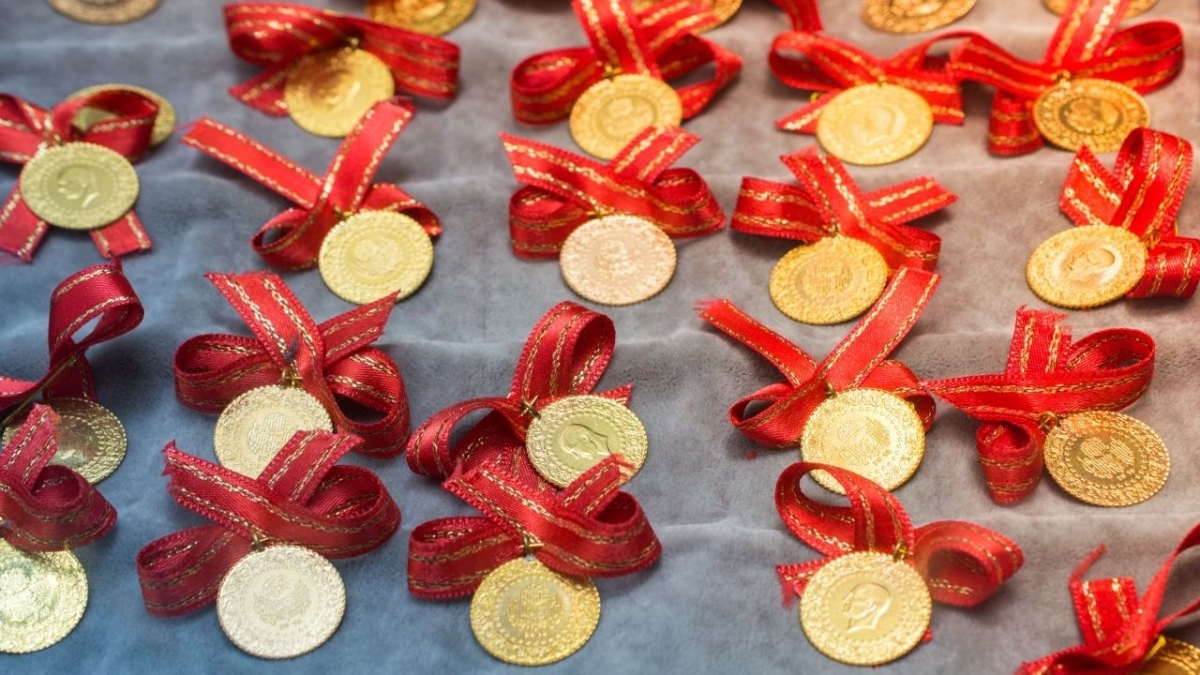 Altın haftaya rekorla başladı: Gram 6.499 lira