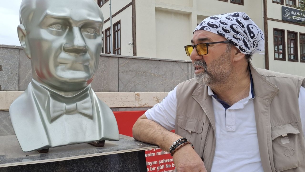 Oyuncu ve Tiyatrocu Selçuk Şimşek hayatını kaybetti