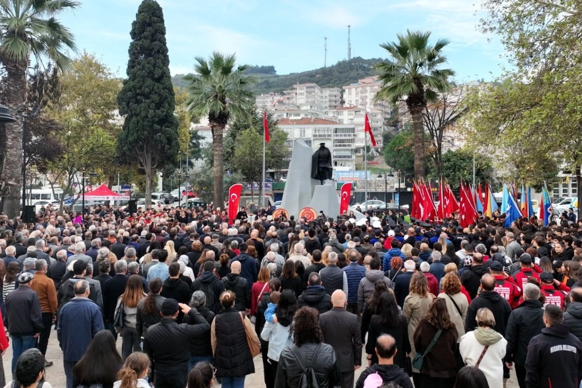 Mudanya, Atatürk’ü özlem ve saygıyla andı