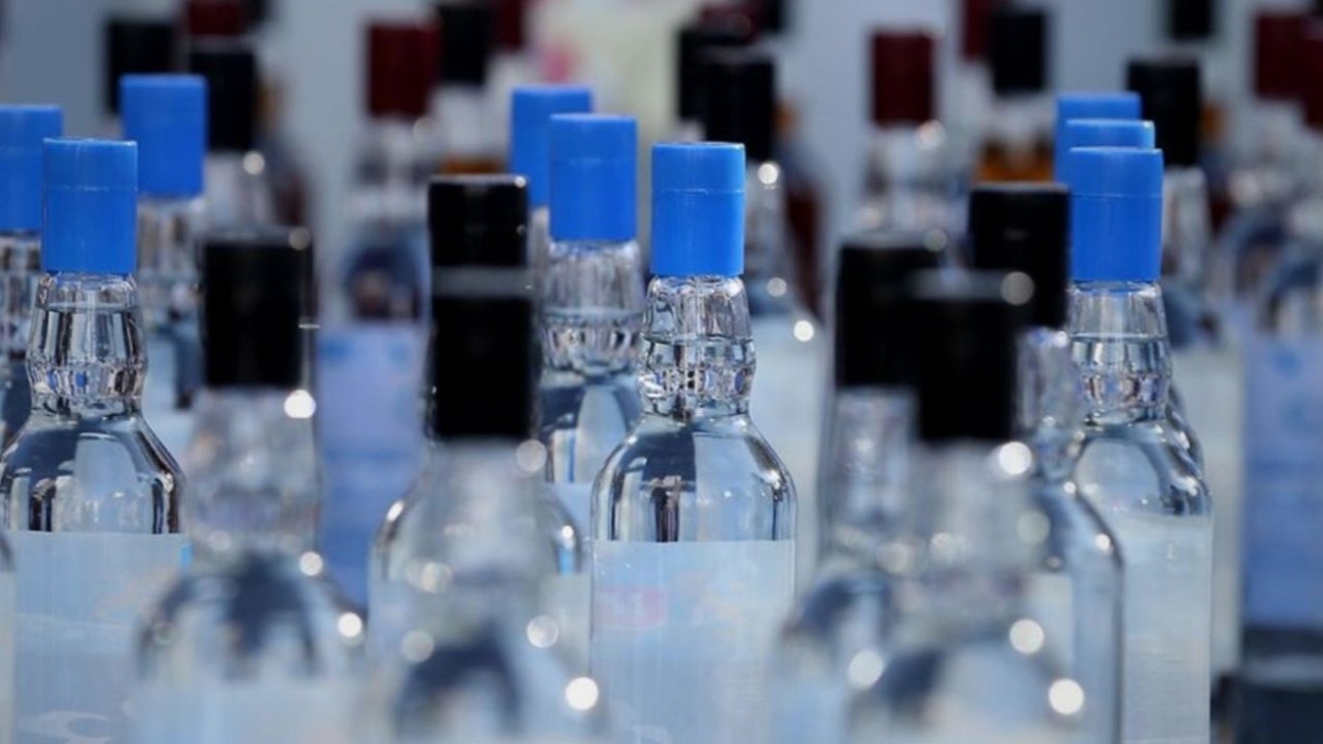 Antalya’da üç ilçede sahte ve kaçak alkol operasyonu: 4 bin 663 litre ele geçirildi