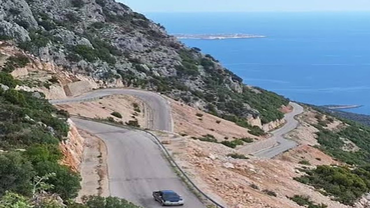 Bezirgan–Kalkan yeni yolunda fırtına tehlikesi: Araç devrildi