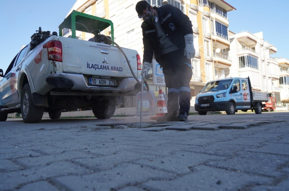 Balıkesir Büyükşehir Kış Aylarında da Haşereyle Mücadelede Sahada