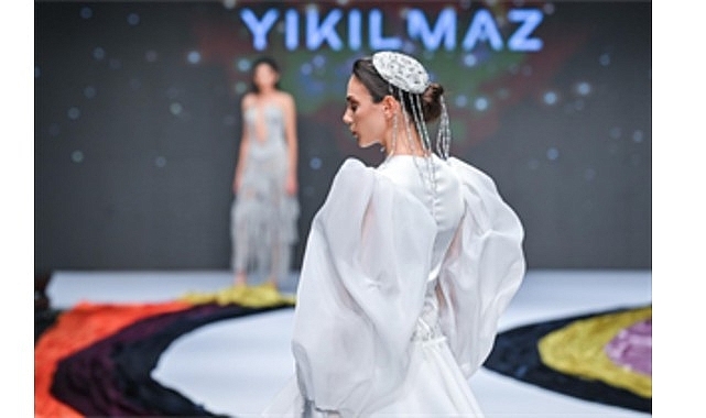 IF Wedding Fashion İzmir’de “Sessiz Asalet” podyuma taşındı