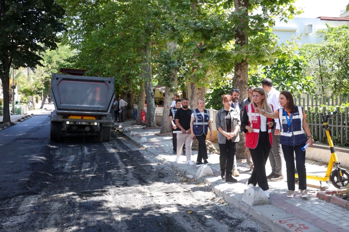 İstanbul Bakırköy'ün yolları yenileniyor, altyapısı güçleniyor