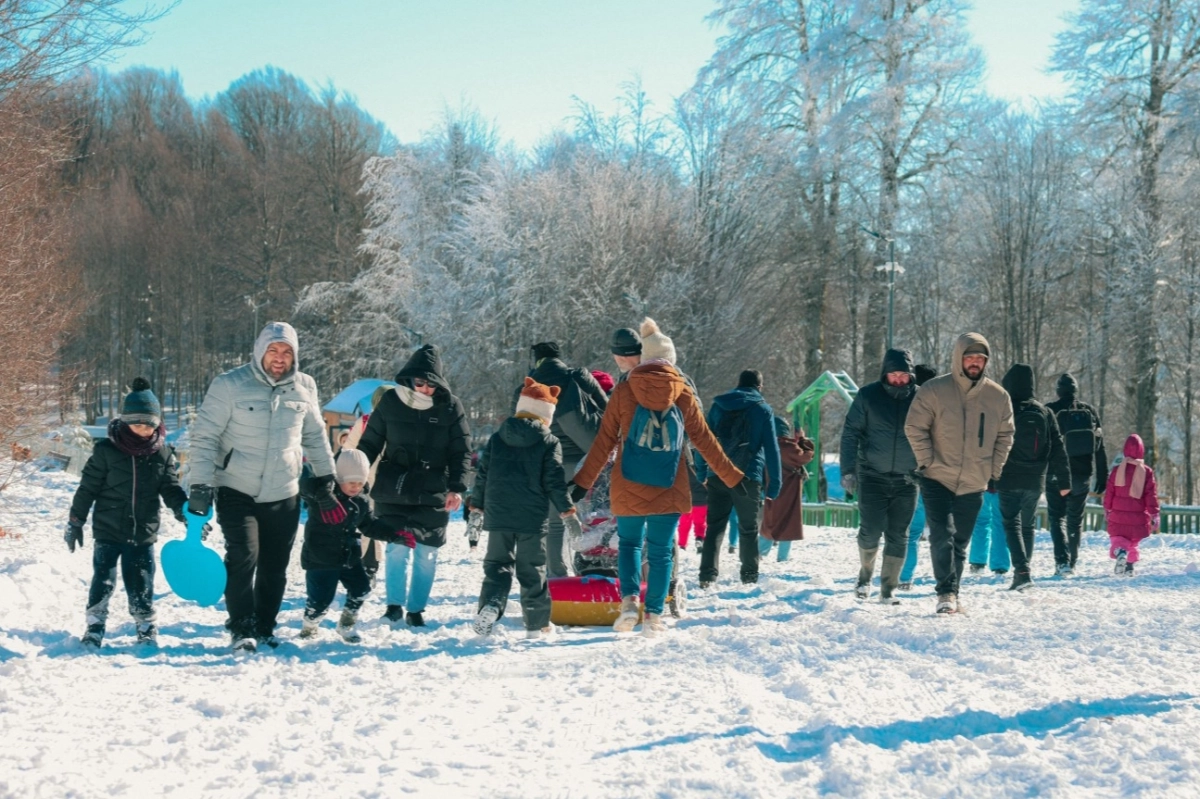 Kocaeli Kuzuyayla’da kar keyfi kış masalına dönüştü