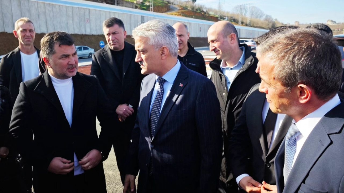 Vali Mehmet Makas, milletvekili ve bürokratlarla  Akçakoca'da