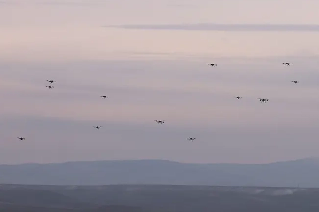 Türkiye'de ilk! Sürü İHA’lar gerçek mühimmatla hedefi vurdu