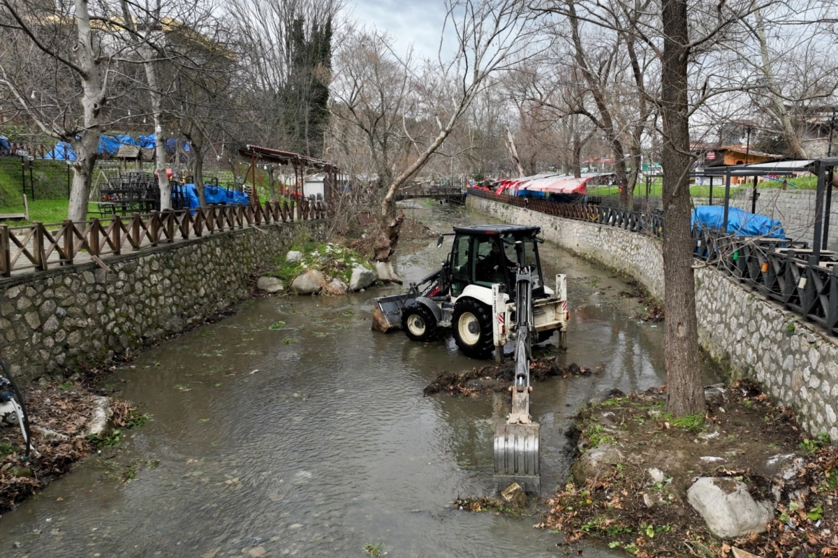 Bursa Büyükşehir'den Misi'de dere ve çevre temizliği