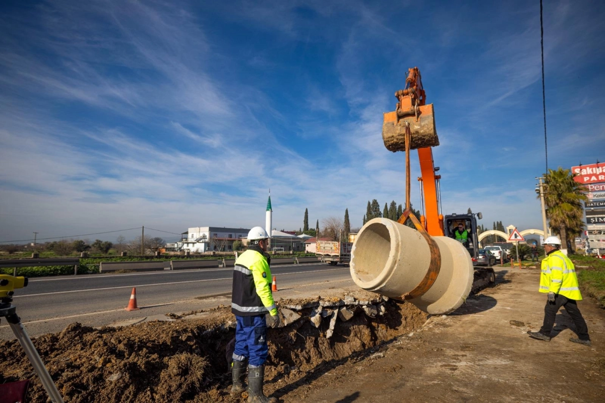 İzmir'de su birikintilerine kalıcı çözüm