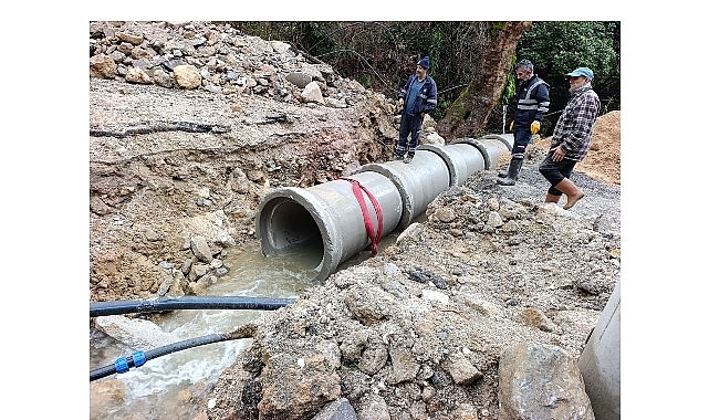Alanya’da tıkanan menfezler Büyükşehir ekiplerince açıldı