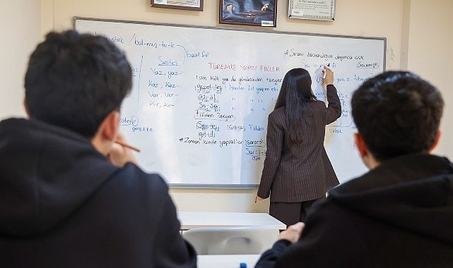 Büyükşehir’in gençlere eğitim desteği sürüyor 