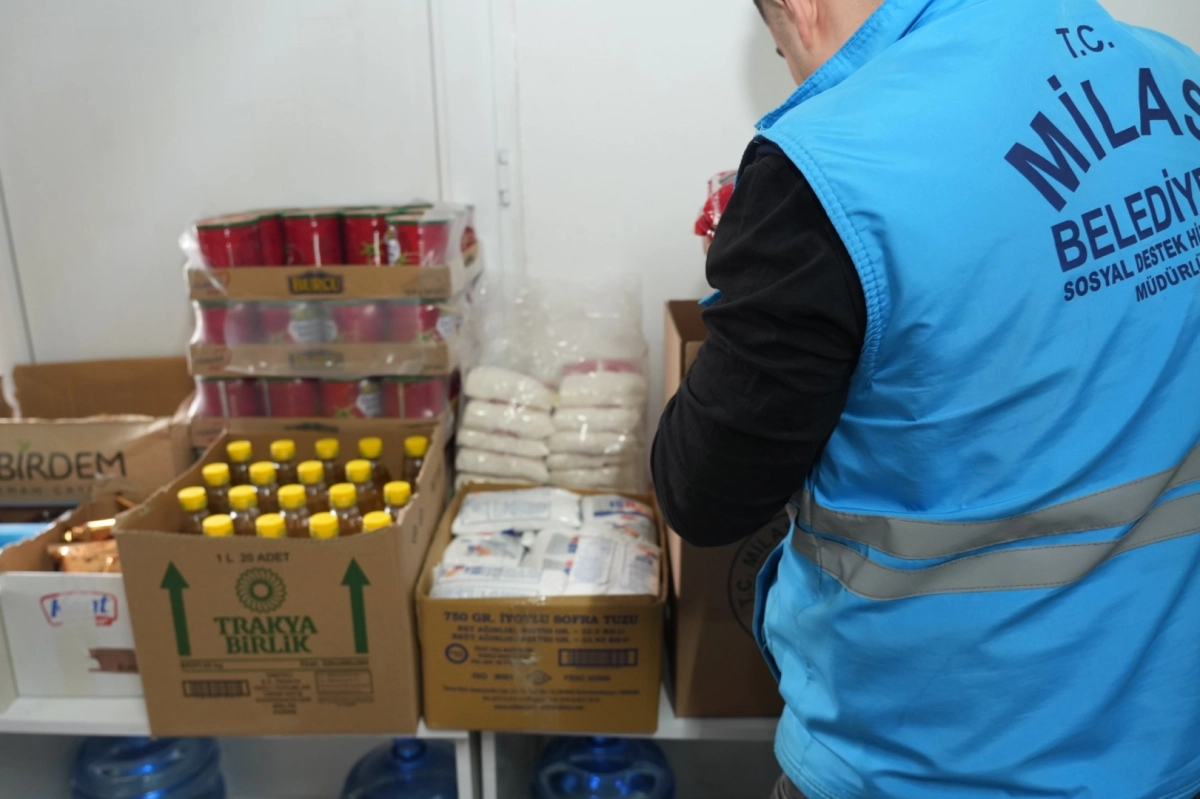 Milas'tan ihtiyaç sahiplerine gıda kolisi desteği
