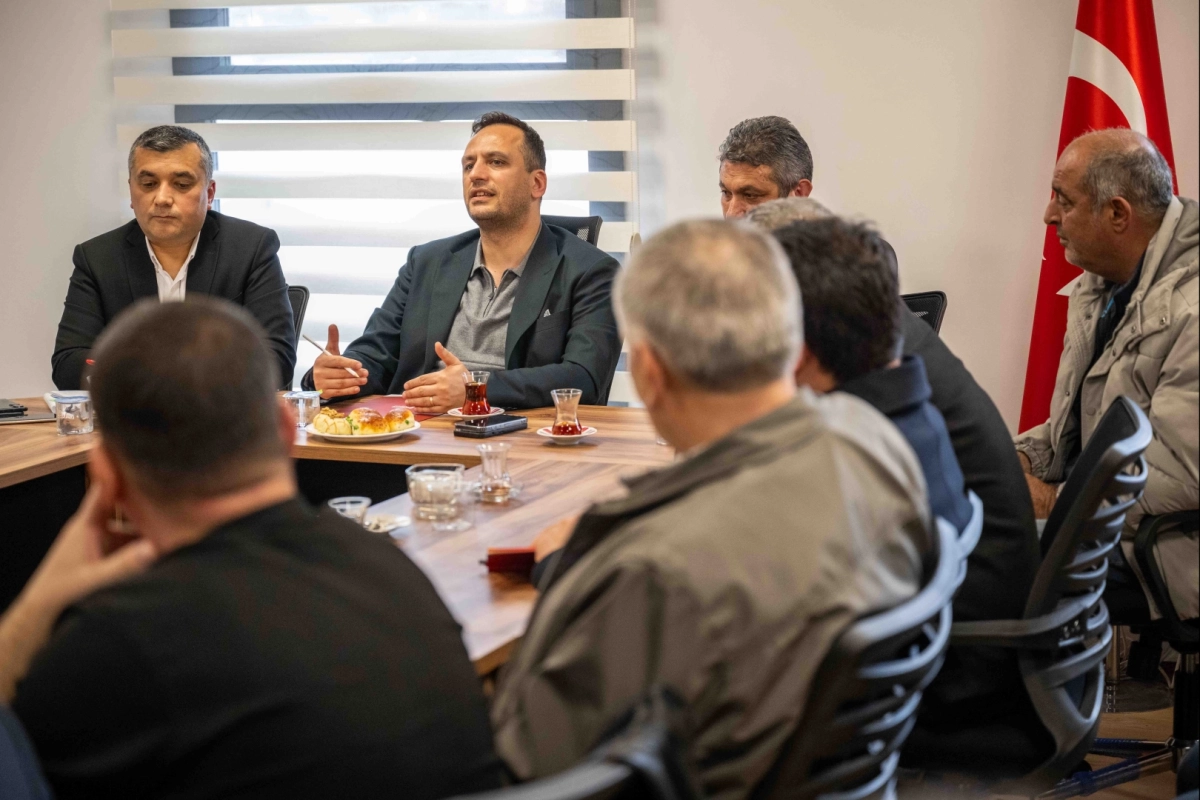 Bornova'da Başkan Eşki, muhtarlarla buluştu