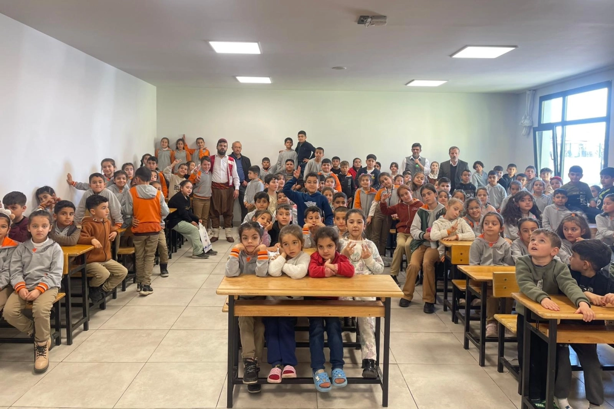 Malatya’da Şehir Tiyatro ekibi öğrencilerle buluştu