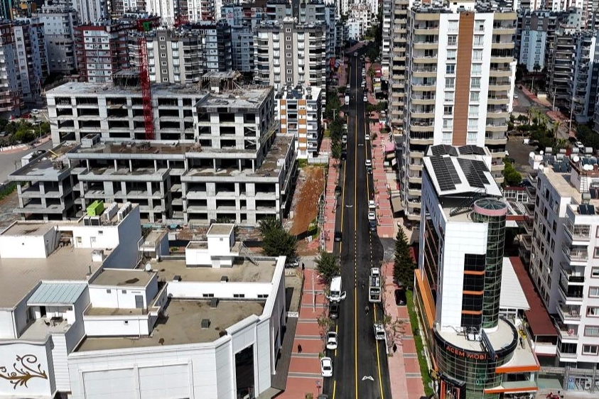 Mersin Mezitli’de 600 metrelik yol yenilendi