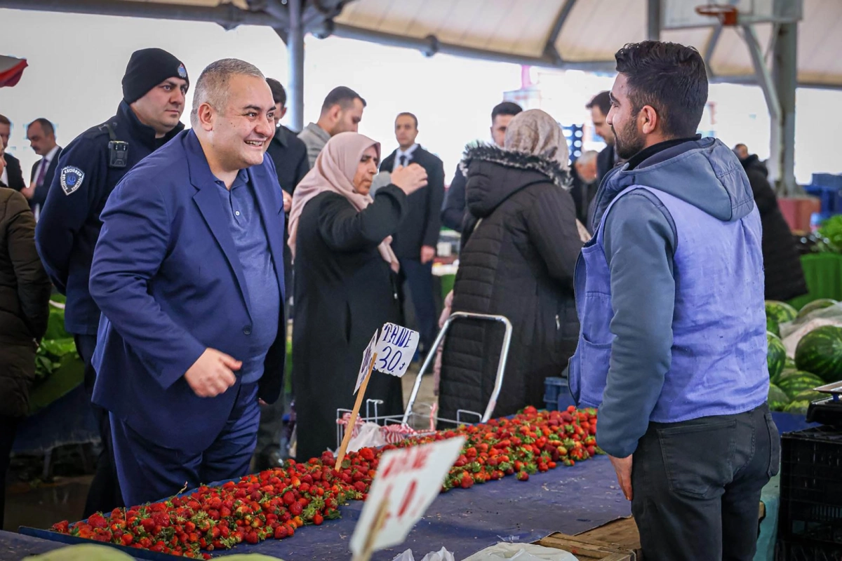 Keçiören’de Başkan Özarslan’dan Pazar Ziyareti