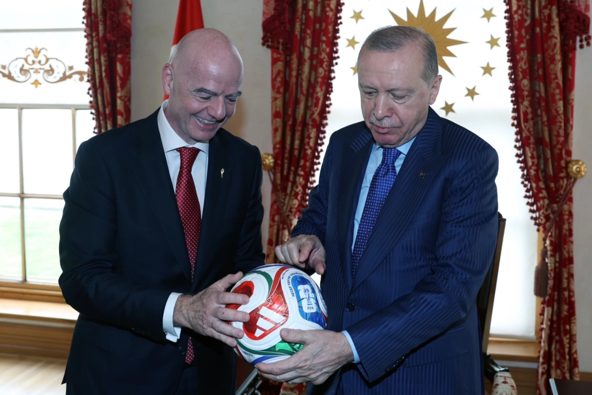 Cumhurbaşkanı Erdoğan, FIFA Başkanı'nı Dolmabahçe'de kabul etti