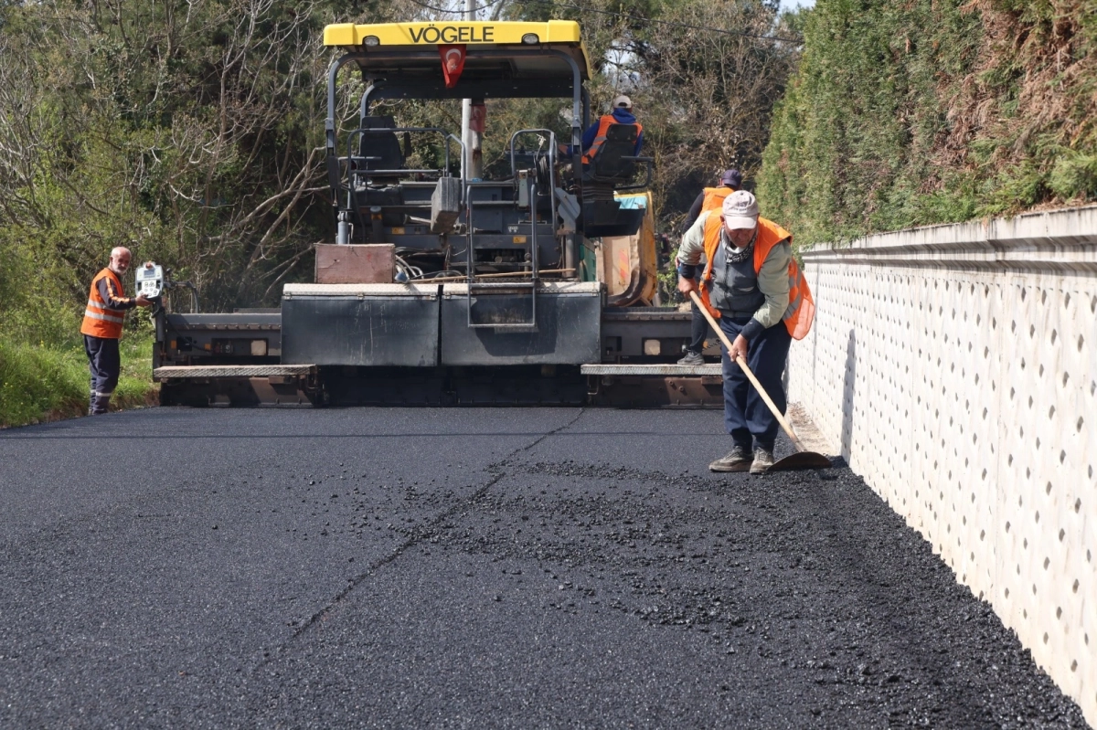 Bursa Osmangazi’de ulaşım konforu için yol seferberliği
