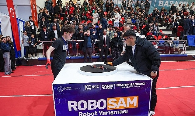 Canik'te Genç Mucitler Robotlarıyla Sahneye Çıkıyor 